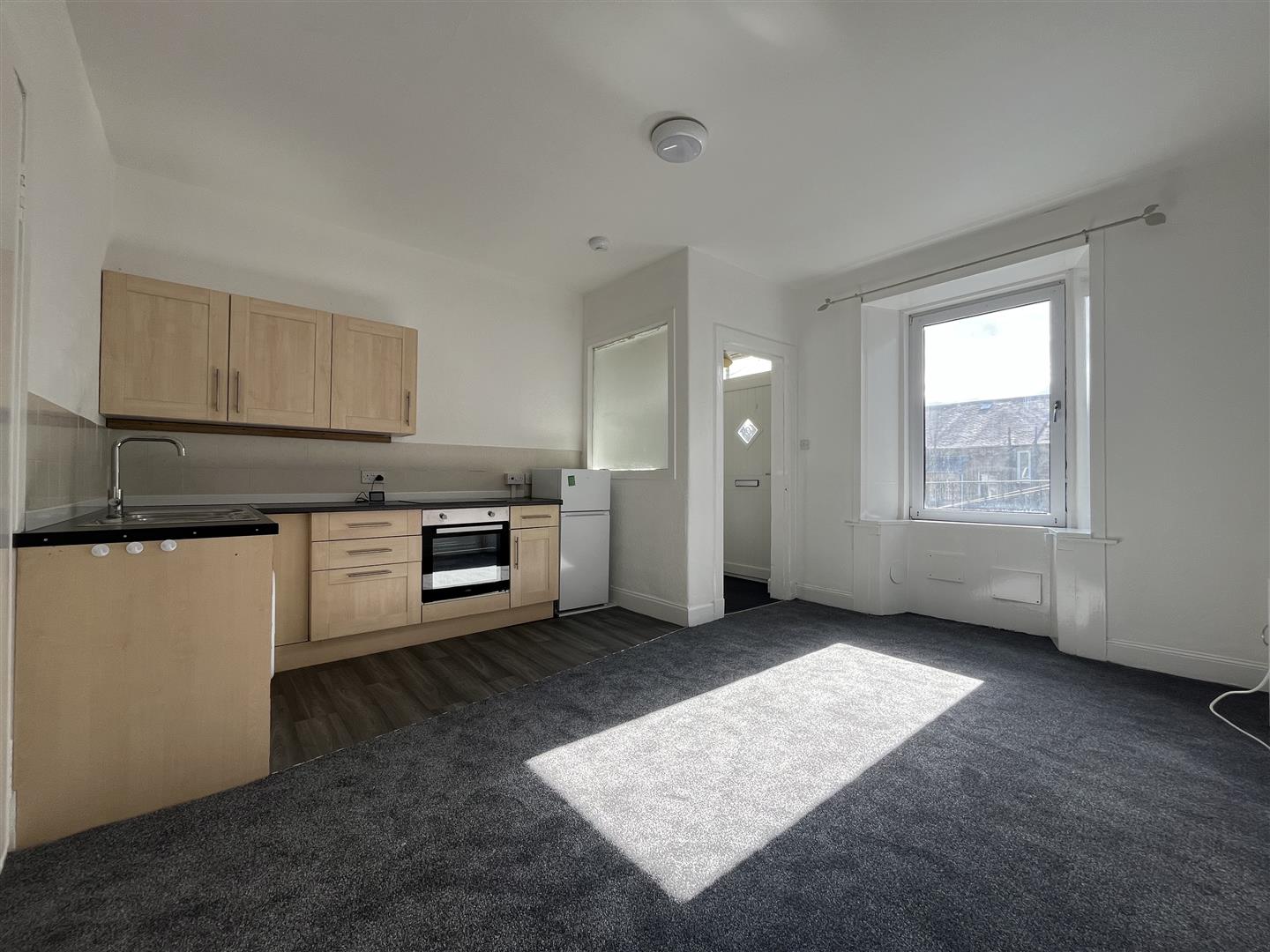 Flat Inchaffray Street in Perth