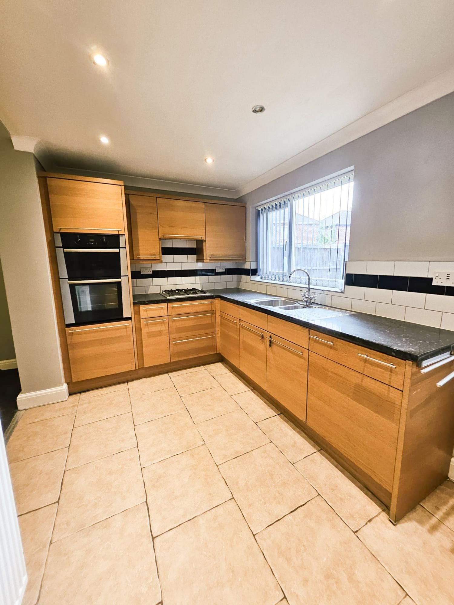 House Harrowden Road in Doncaster