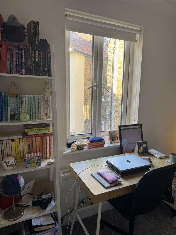 Room Finchley Road in Greater London