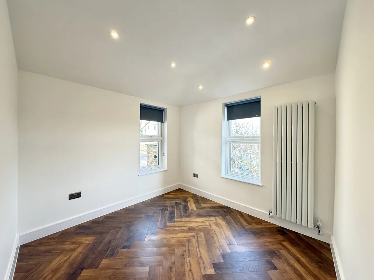 Flat Rushey Green in Greater London