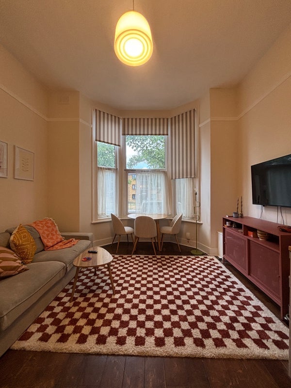 Room Selhurst Road in Greater London