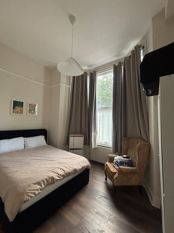 Room Selhurst Road in Greater London