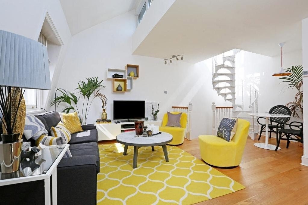 Flat Onslow Gardens in Greater London