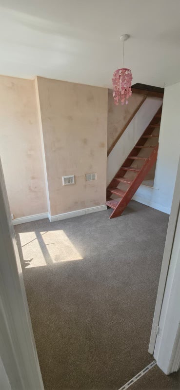 Room Burgass Road in Nottingham