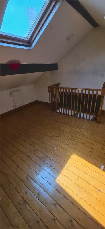 Room Burgass Road in Nottingham