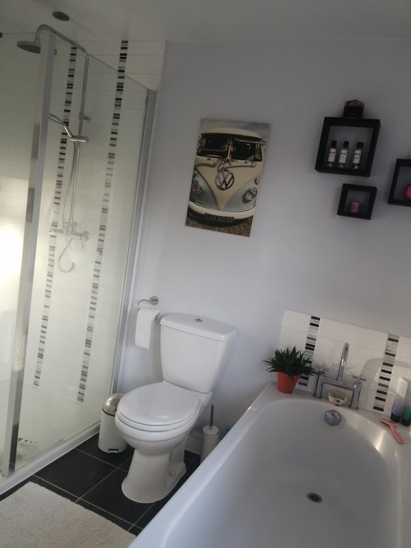 Room Cannons Close in East Hertfordshire