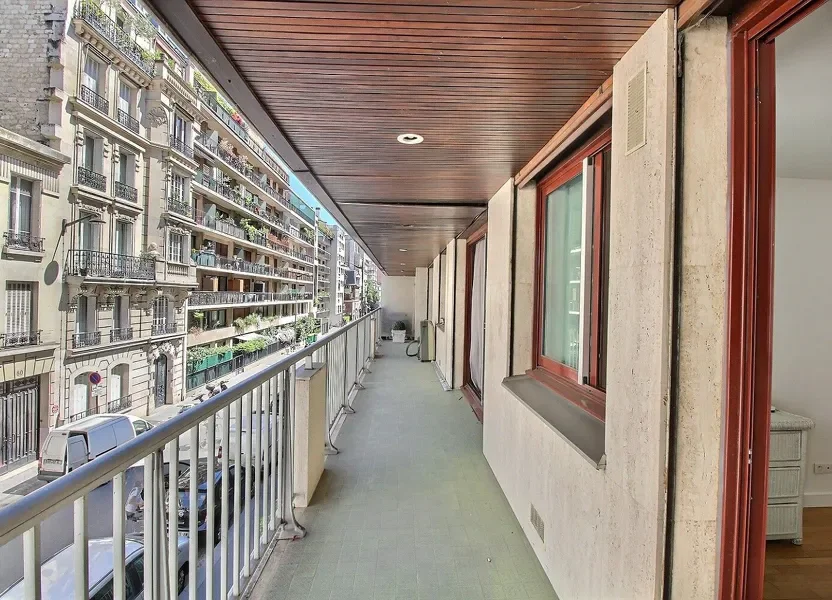 Flat Rue de l'Yvette in Paris