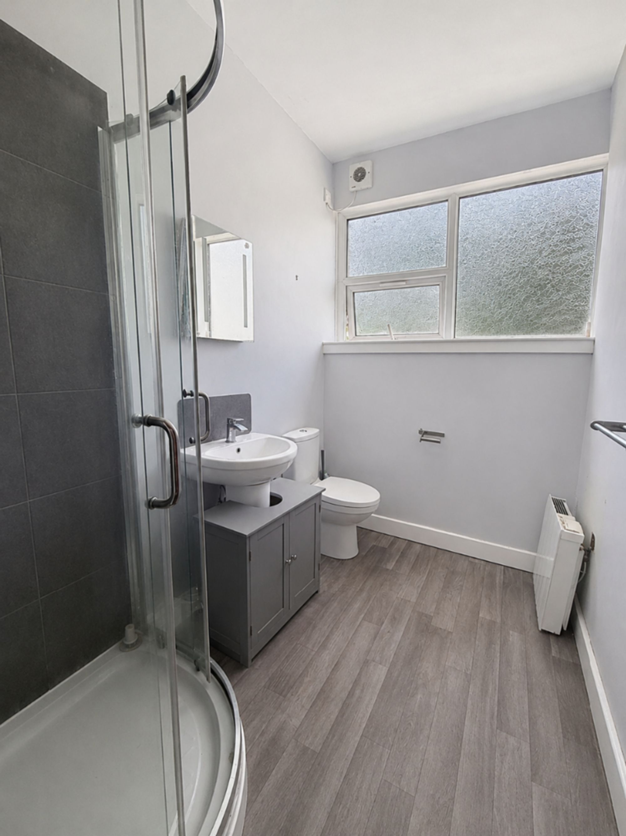 Flat Ravenscliffe Road in Kidsgrove