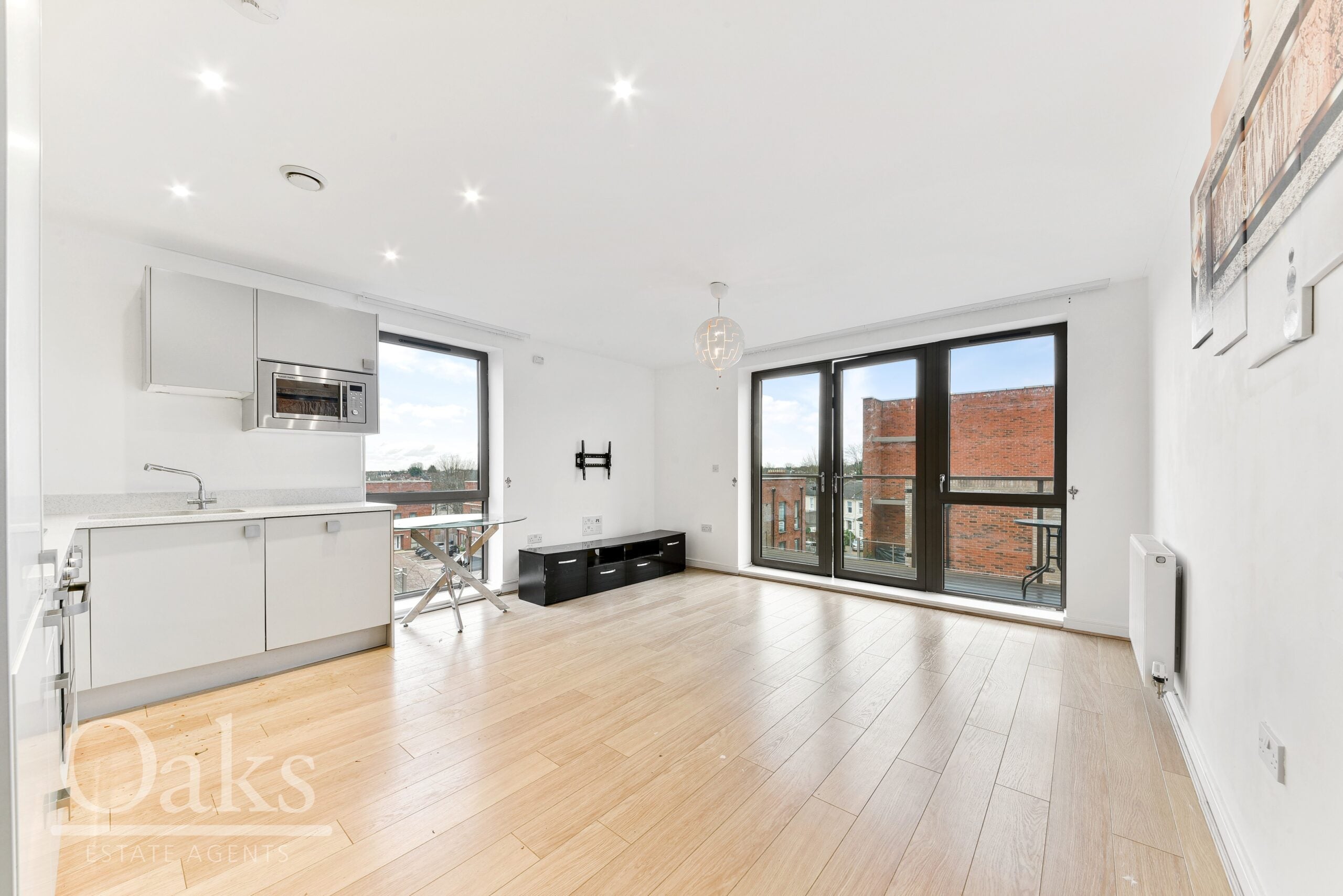 Flat Nihill Place in Greater London