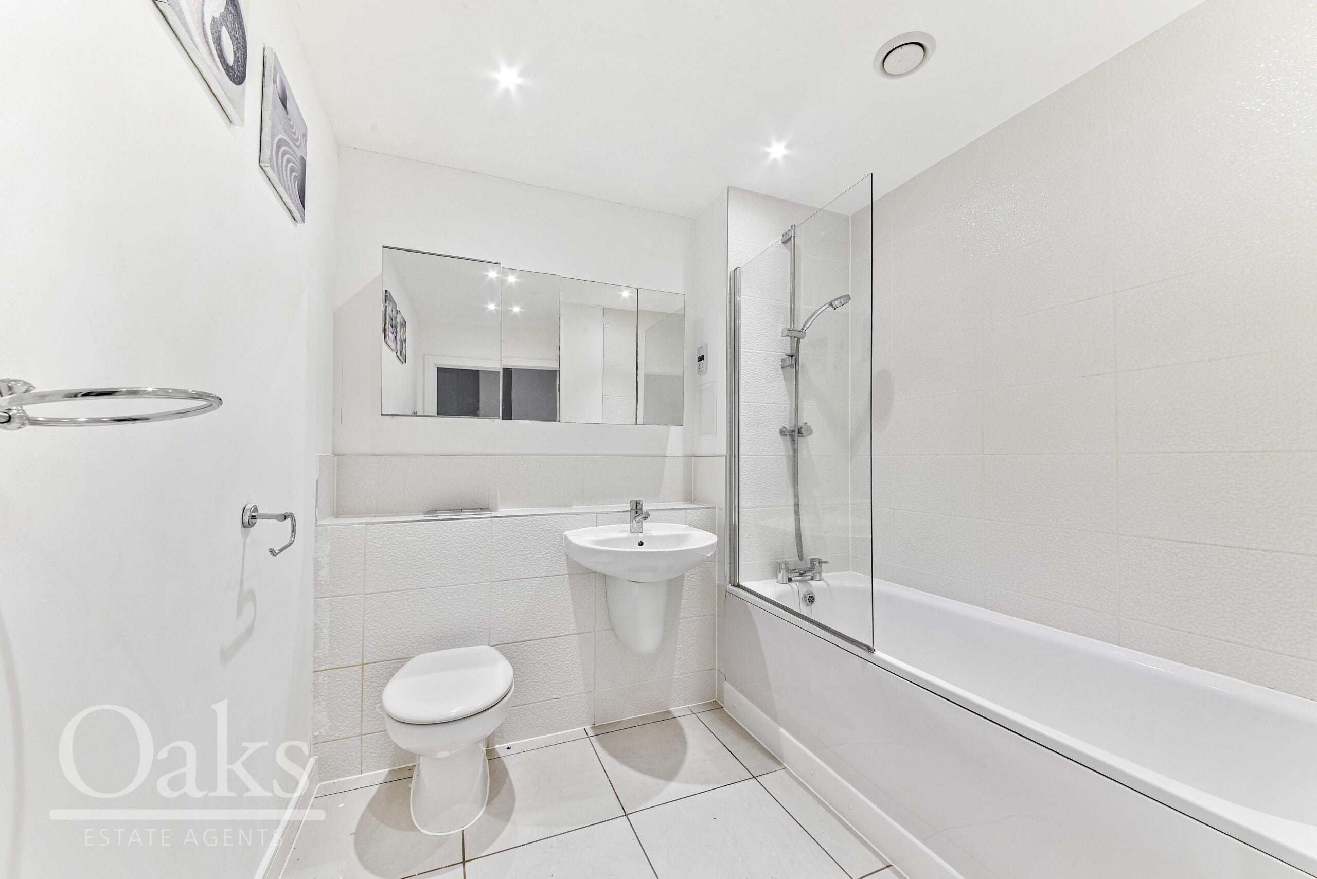 Flat Nihill Place in Greater London