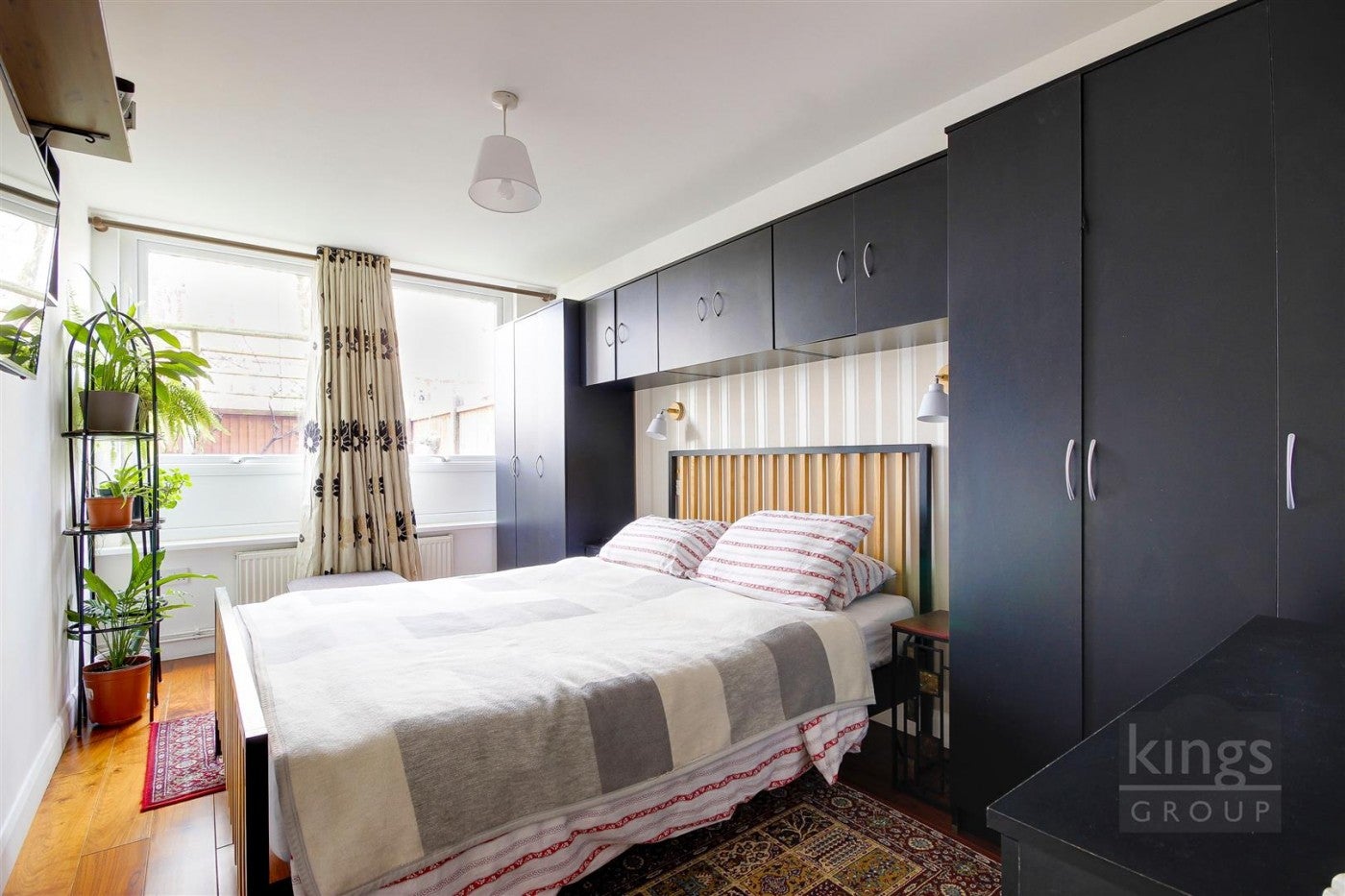 Flat Tanners End Lane in Greater London