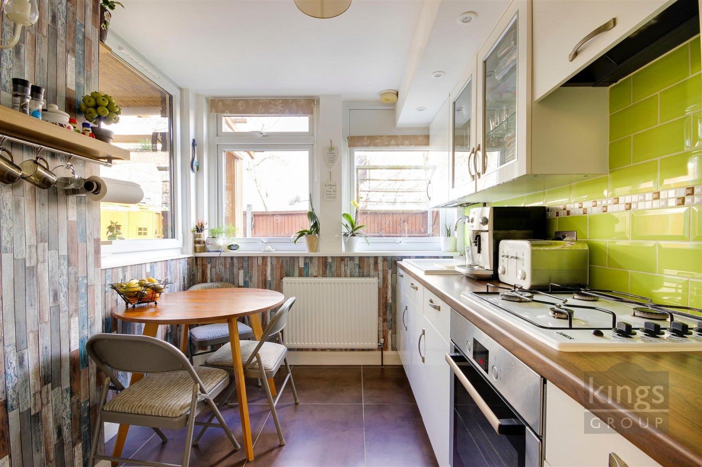 Flat Tanners End Lane in Greater London