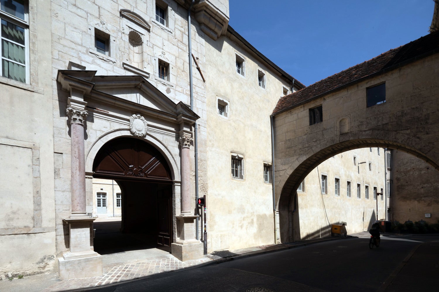 Flat Rue du Collège de l'Arc in Dole