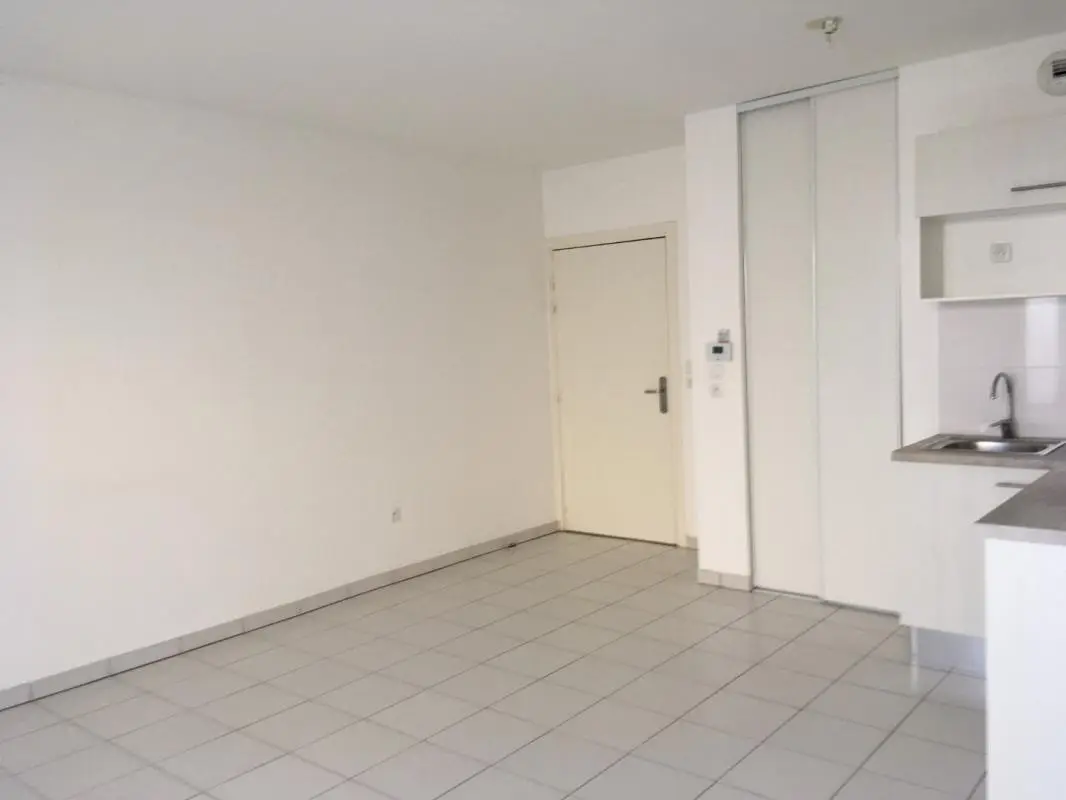 Flat Rue Charlas in Toulouse