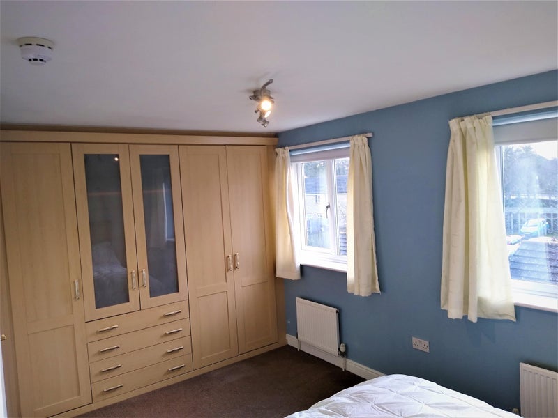 Room Parkinson Drive in Chelmsford