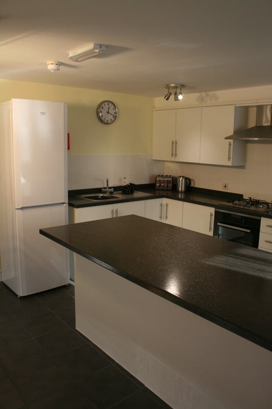 Room Parkinson Drive in Chelmsford