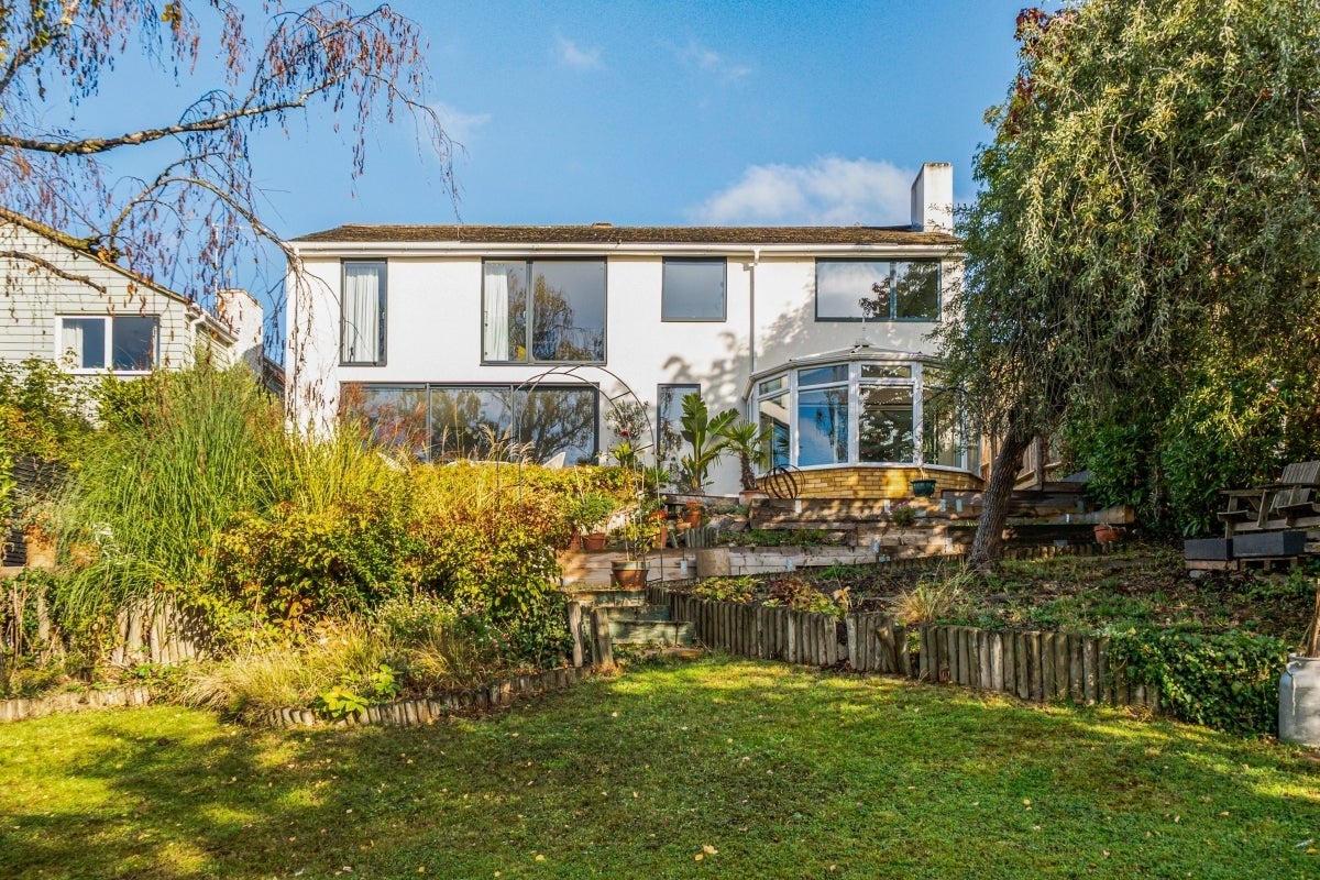 House Oakhill in Elmbridge