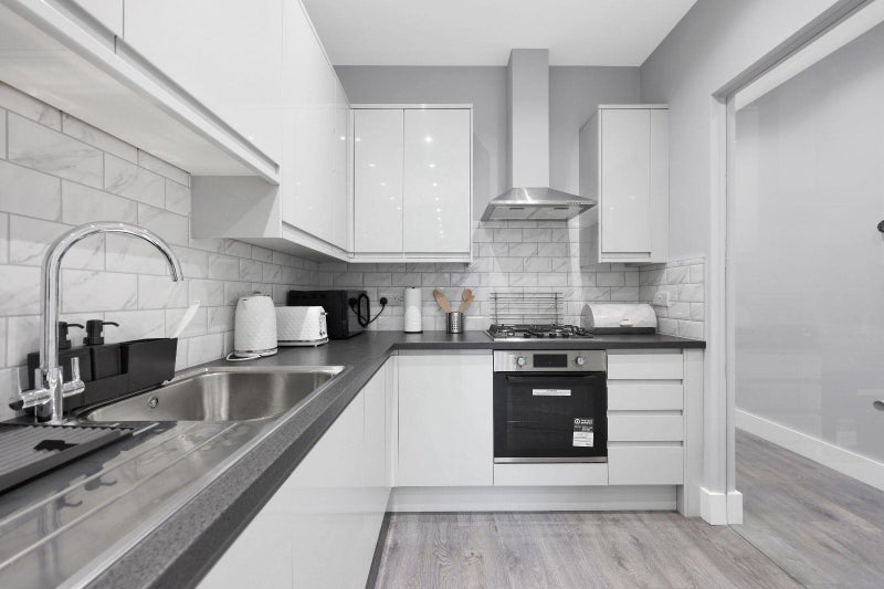 Room Earlham Grove in Greater London