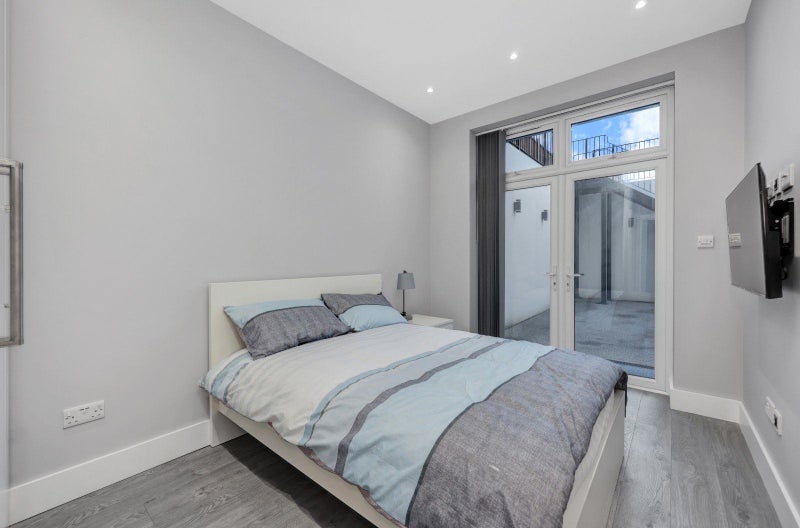 Room Earlham Grove in Greater London
