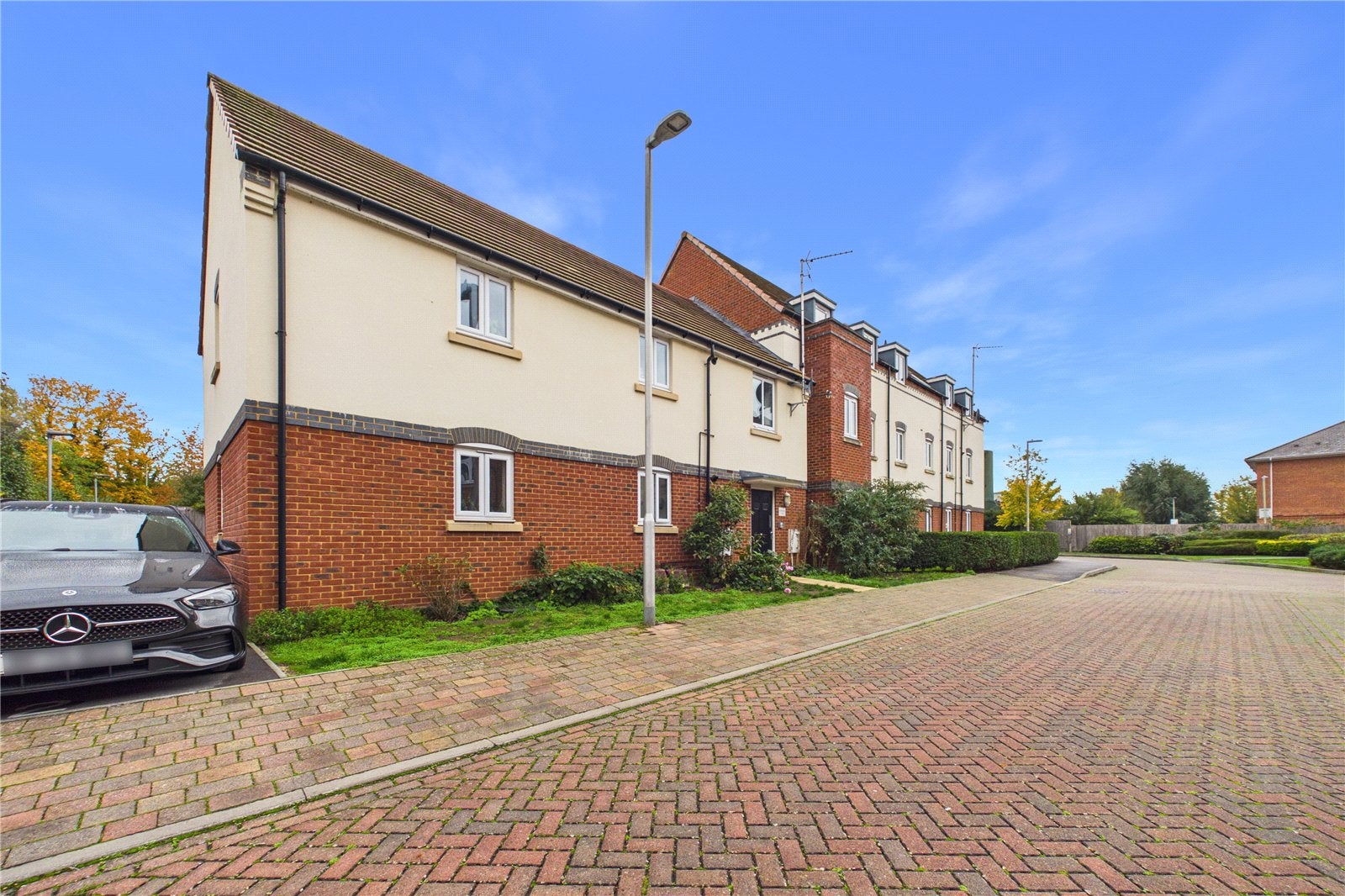 Flat Carpenters Close in Newbury