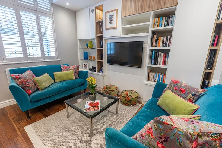 Flat Ladbroke Crescent in Greater London