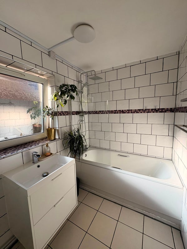 Room Radland Road in Greater London
