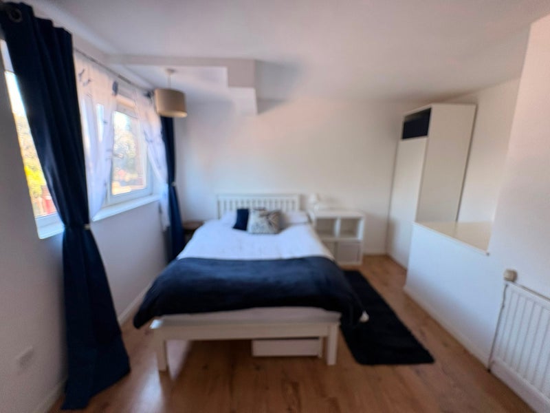 Room Radland Road in Greater London