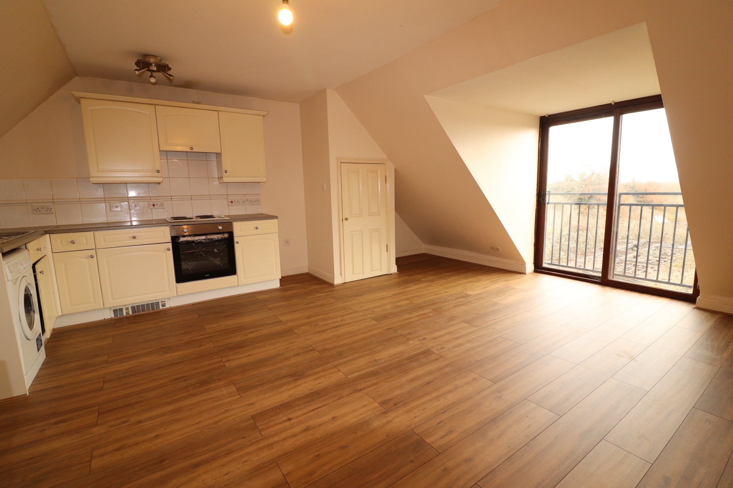 Flat Howard Road in South Ockendon