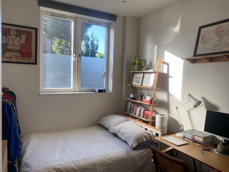 Room Mildenhall Road in Greater London