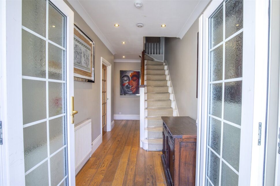 Room Oakhurst Rise in Greater London