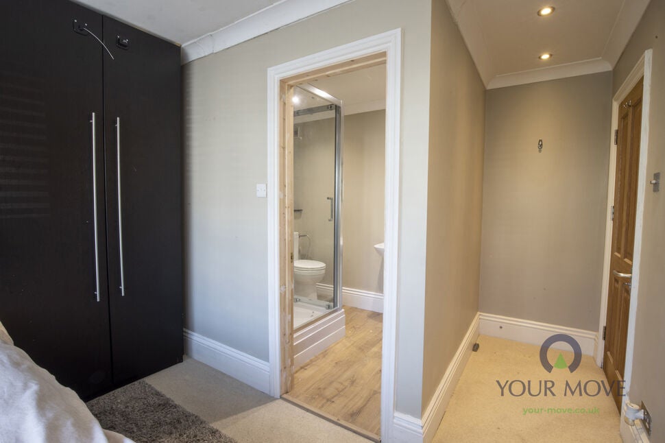 Room Oakhurst Rise in Greater London