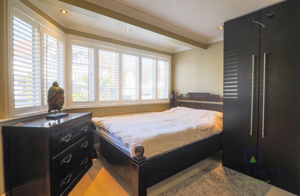 Room Oakhurst Rise in Greater London