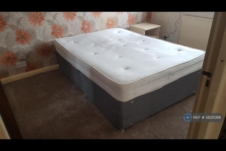 Room Kinder Close in Greater London