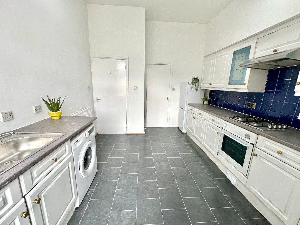 Flat Dowanhill Street in Glasgow