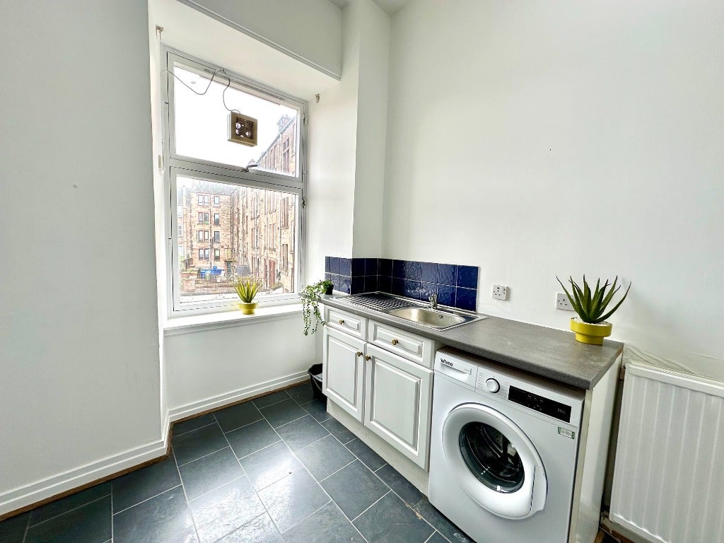 Flat Dowanhill Street in Glasgow