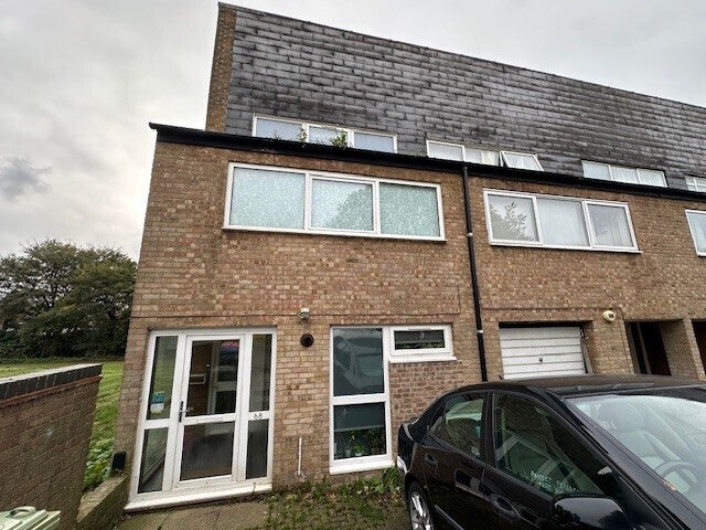 Room Ashfield in Milton Keynes