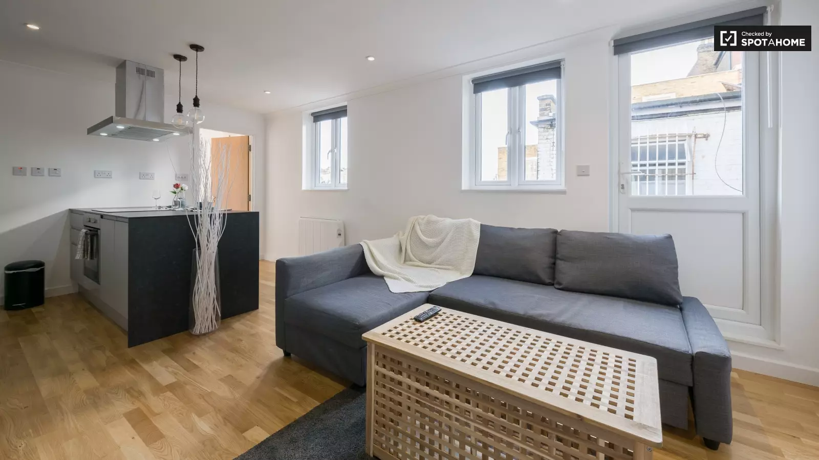 Flat Gascony Avenue in Greater London