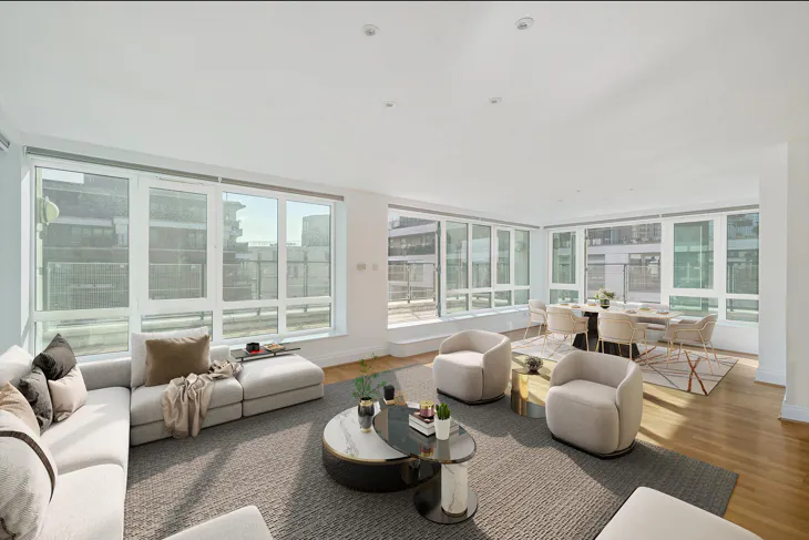 Flat Warwick Road in Greater London
