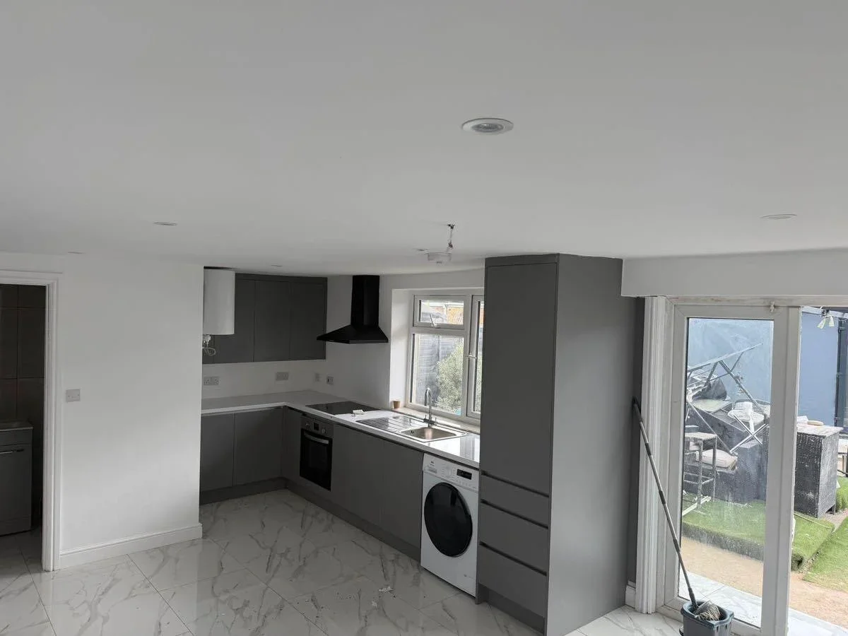 Room Crosthwaite Way in Slough