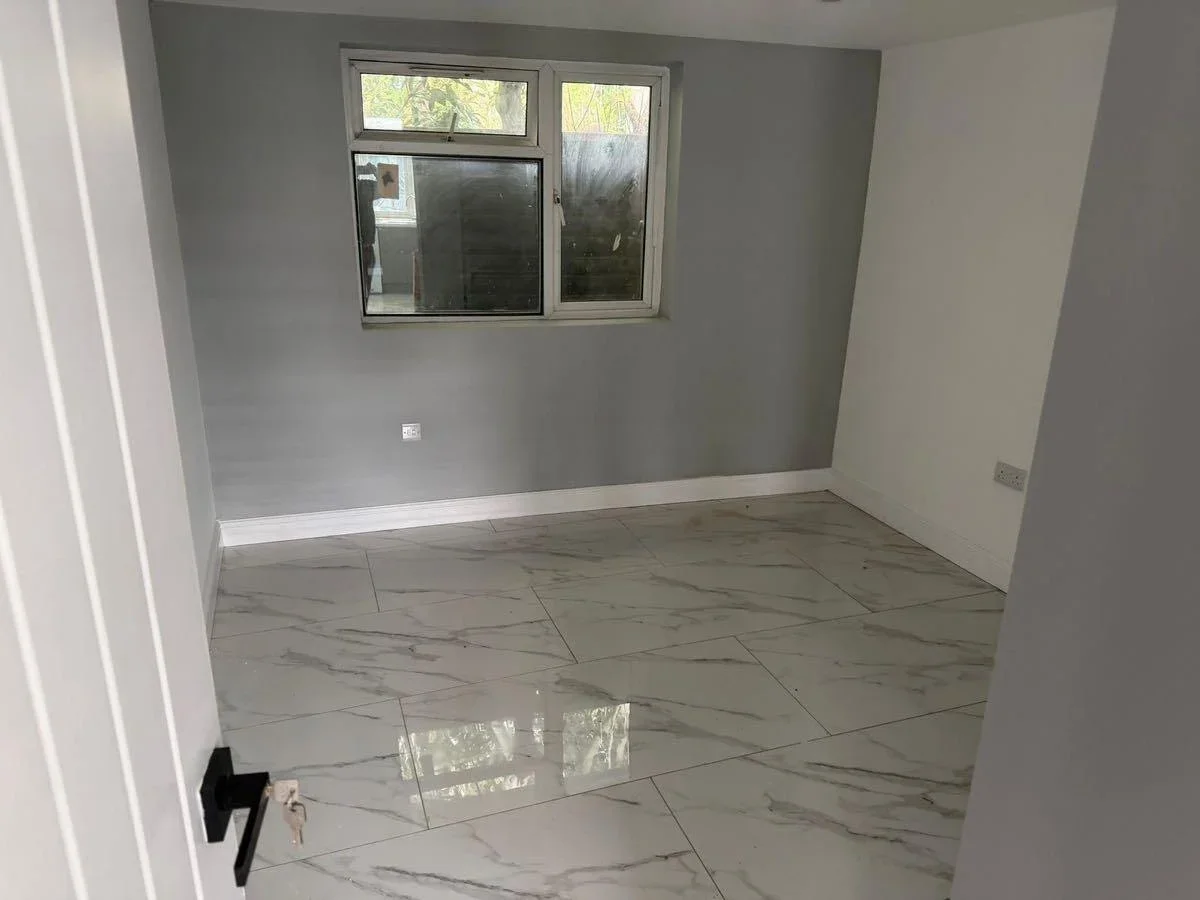 Room Crosthwaite Way in Slough