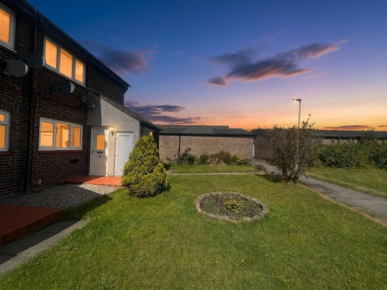Flat Peckforton Walk in Wilmslow