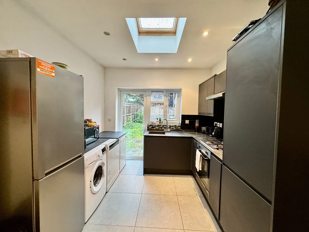Flat Grasmere Avenue in Greater London