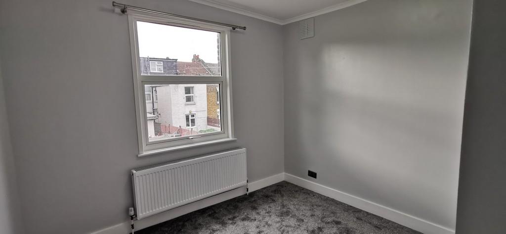 Flat Sandringham Road in Greater London