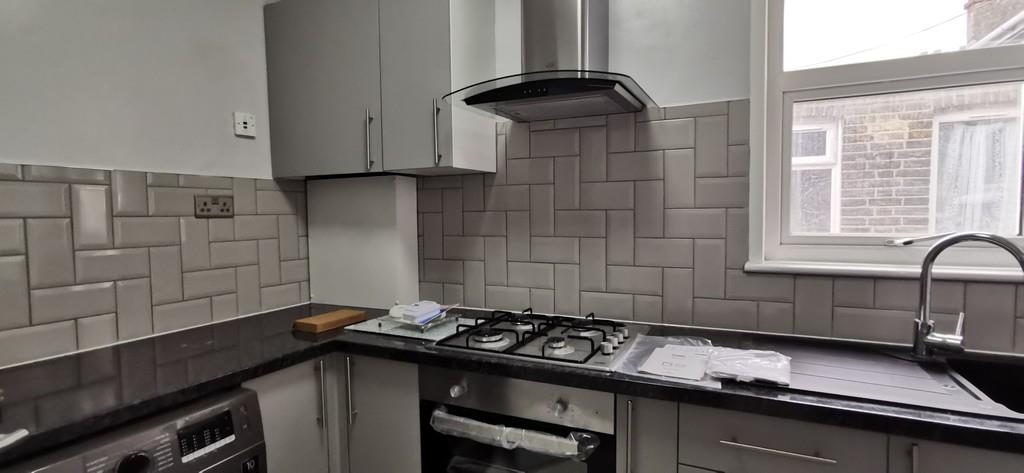 Flat Sandringham Road in Greater London