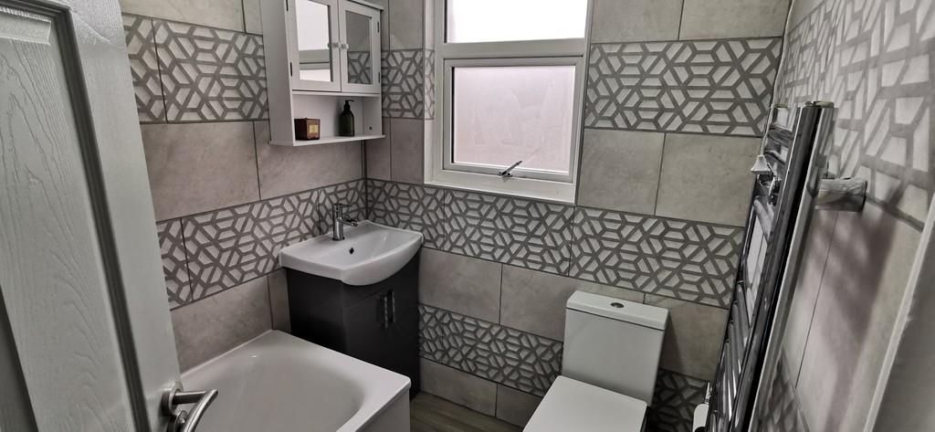 Flat Sandringham Road in Greater London