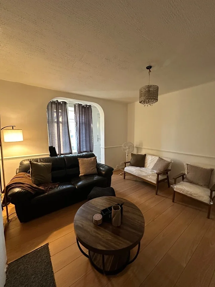 Room Bainbridge Road in Greater London