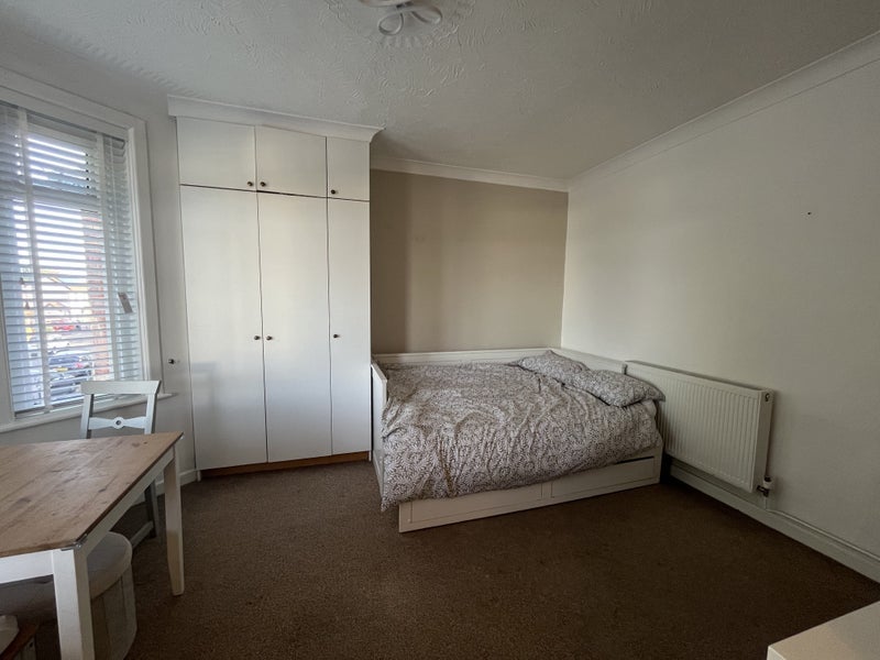 Room Ridley Road in Bournemouth