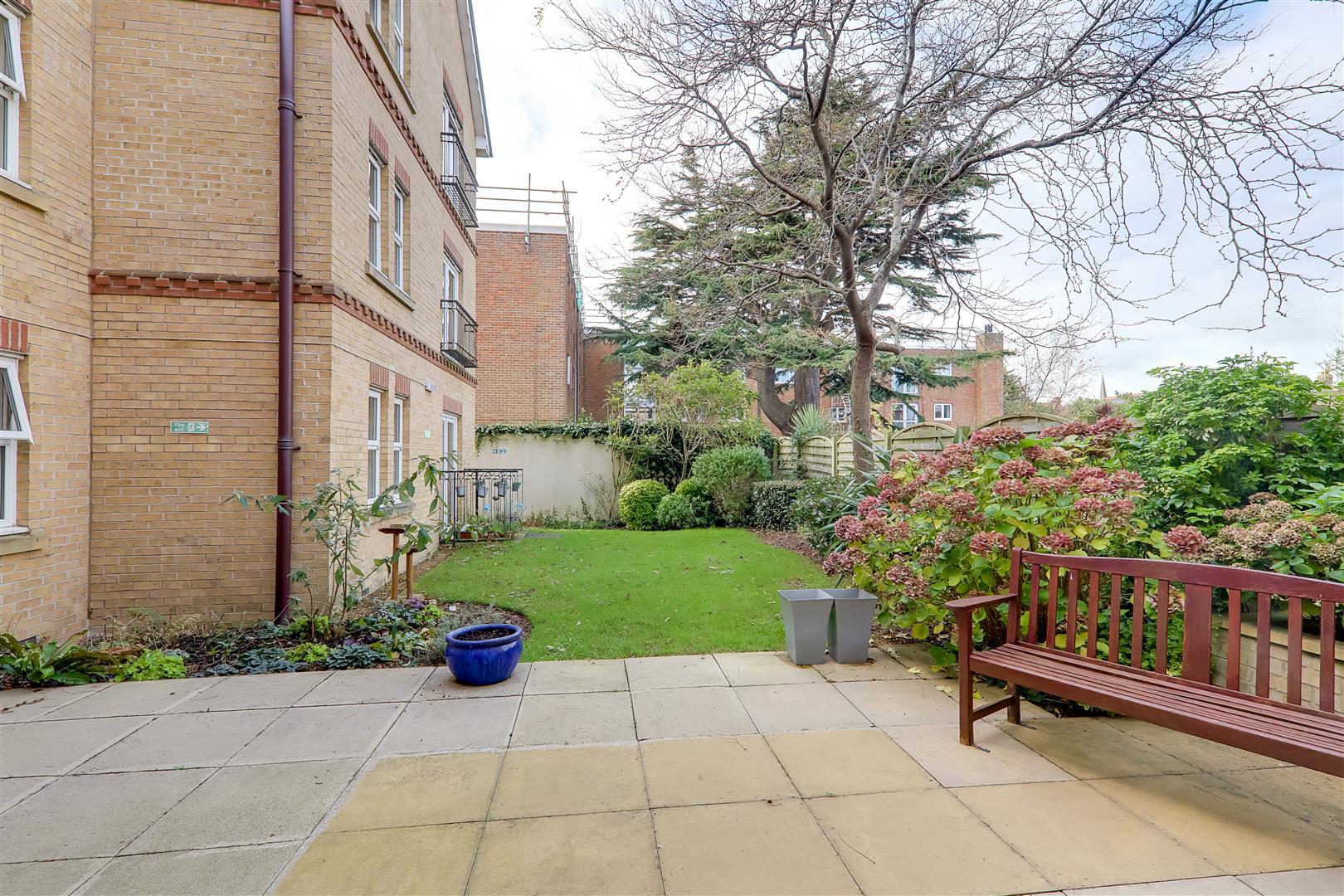 Flat Shelley Road in Worthing