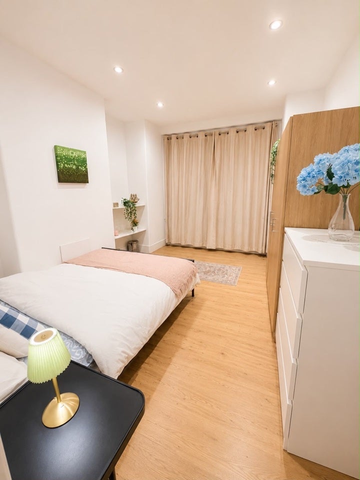 Flat Mint Street in Greater London