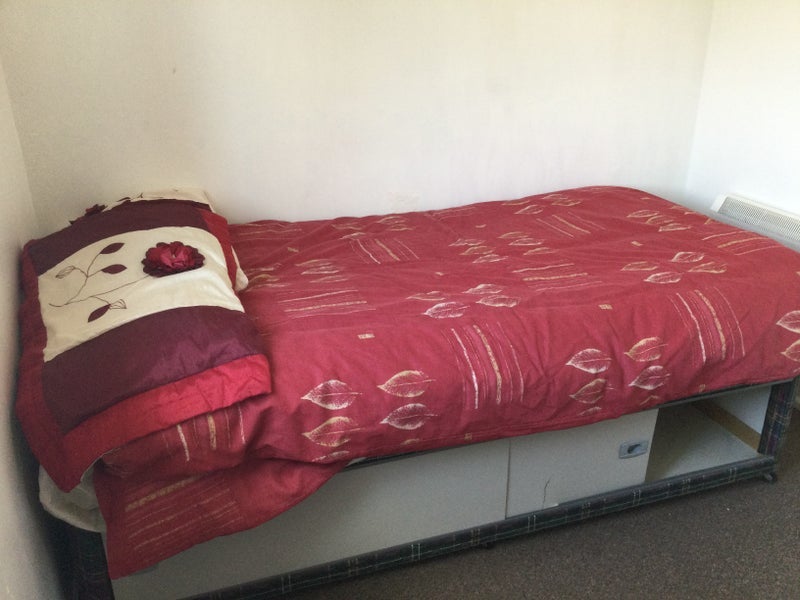 Room Spinney Lane in Nuneaton and Bedworth